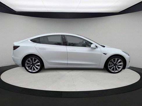 Used 2019 Tesla Model 3 Standard Range Plus image 9