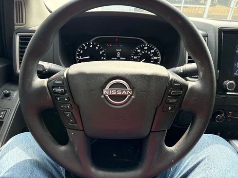 Used 2024 Nissan Frontier SV w/ Technology Package RWD image 16