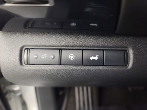 Used 2025 Nissan Pathfinder SV AWD/4WD image 27