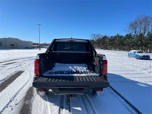 Used 2024 Toyota Tacoma Trailhunter image 18