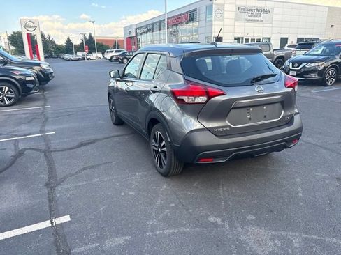 Used 2019 Nissan Kicks SV FWD image 6