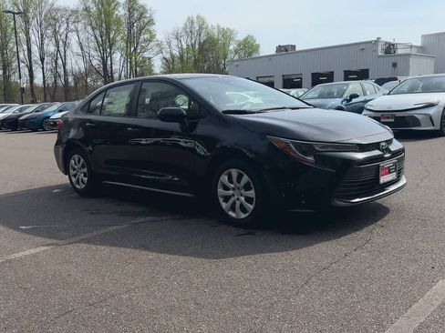 New 2026 Toyota Corolla LE FWD image 2