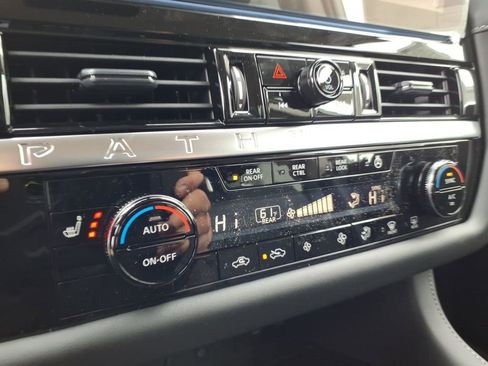 New 2026 Nissan Pathfinder SL image 12