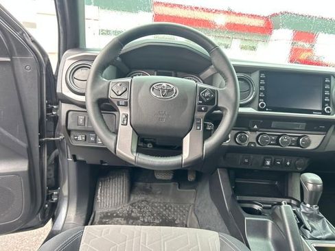 Used 2023 Toyota Tacoma TRD Off-Road image 18