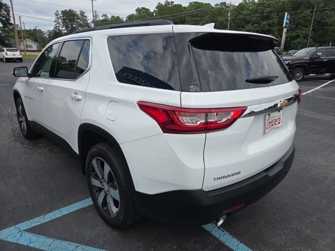 Used 2021 Chevrolet Traverse LT w/ LT Premium Package FWD image 6