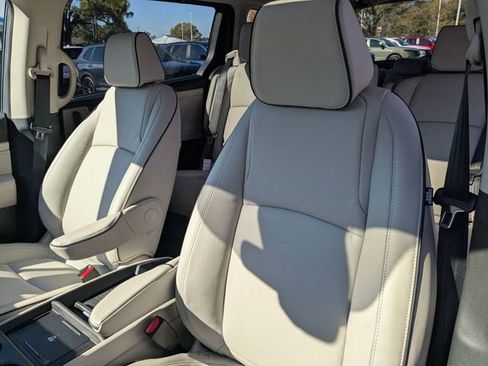 New 2026 Honda Odyssey Touring image 27