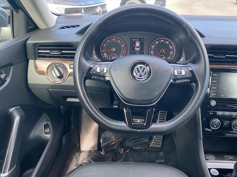 Used 2020 Volkswagen Passat 2.0T SEL image 5