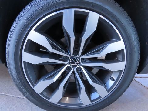 Used 2021 Volkswagen Atlas Cross Sport SEL Premium R-Line image 16