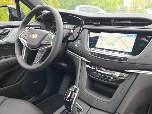 New 2025 Cadillac XT5 Premium Luxury image 9