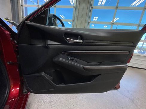 Used 2020 Nissan Altima 2.5 SR FWD image 26