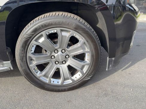 Used 2016 GMC Yukon XL Denali image 10