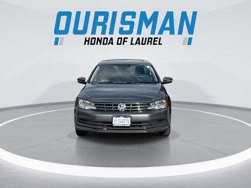 Used 2018 Volkswagen Jetta SE FWD image 3
