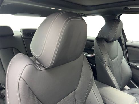 Used 2025 BMW 330i Sedan image 45