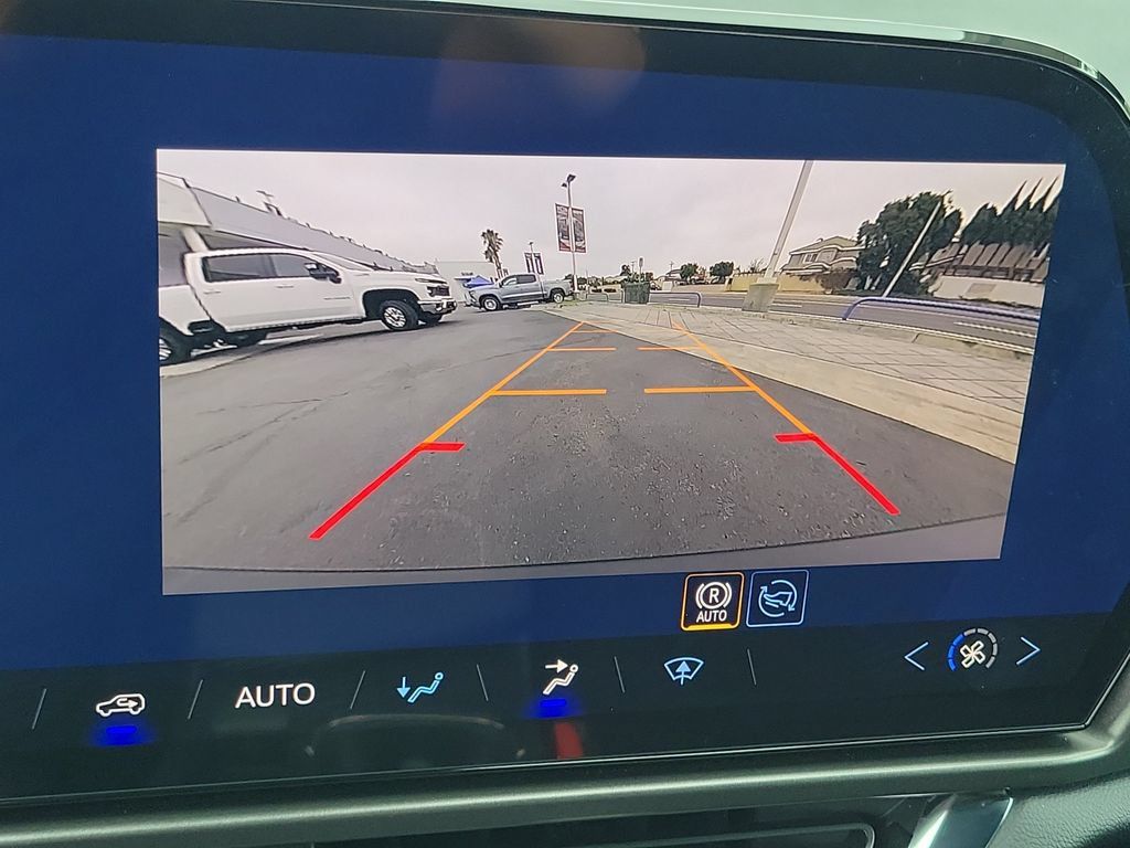 Used 2026 Chevrolet Equinox EV LT FWD image 10