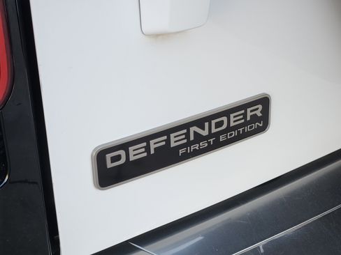 Used 2023 Land Rover Defender 130 First Edition image 11