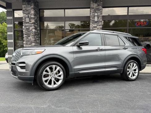 Used 2021 Ford Explorer Platinum w/ Equipment Group 601A AWD/4WD image 12