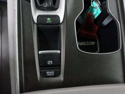 Used 2018 Honda Accord EX image 21