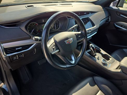 Used 2021 Cadillac XT4 Premium Luxury AWD/4WD image 12