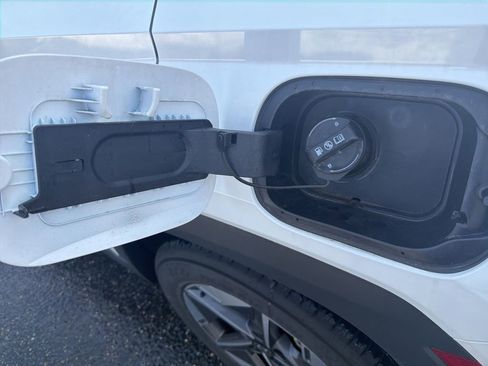 Used 2025 Hyundai Tucson SEL image 12