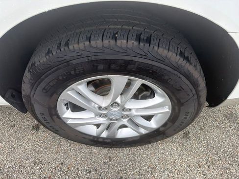 Used 2018 Buick Enclave Premium AWD/4WD image 11