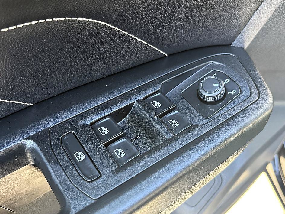 Used 2020 Volkswagen Atlas Cross Sport SEL AWD/4WD image 16
