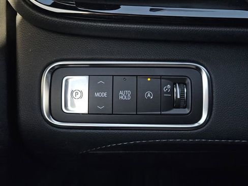 Used 2025 Buick Enclave Sport Touring image 21