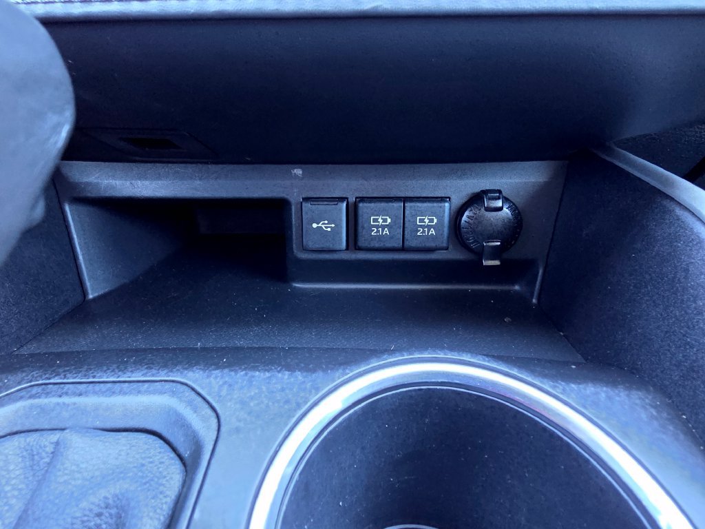 Used 2021 Toyota Highlander XLE FWD image 21
