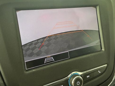 Used 2024 Chevrolet Equinox LS w/ LS Convenience Package image 3