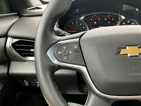 Used 2023 Chevrolet Traverse LT FWD image 11