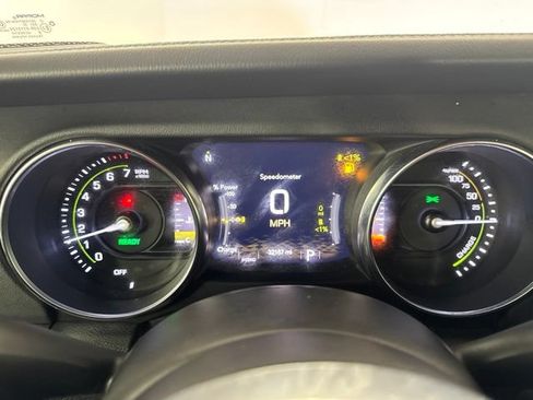 Used 2022 Jeep Wrangler Unlimited Rubicon 4xe AWD/4WD image 14