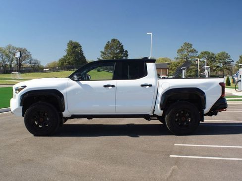 Used 2024 Toyota Tacoma TRD Pro image 14