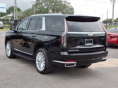 Used 2024 Cadillac Escalade Luxury AWD/4WD image 5