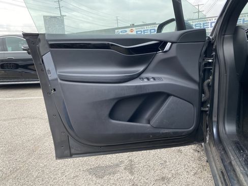 Used 2018 Tesla Model X 75D image 18