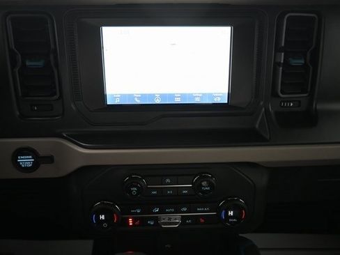 Used 2023 Ford Bronco Wildtrak image 32