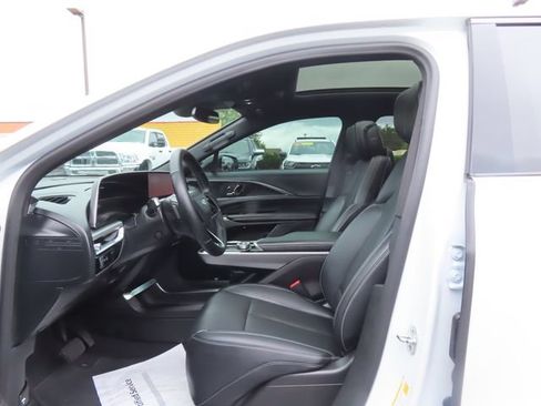 Used 2024 Cadillac Lyriq Sport AWD/4WD image 15