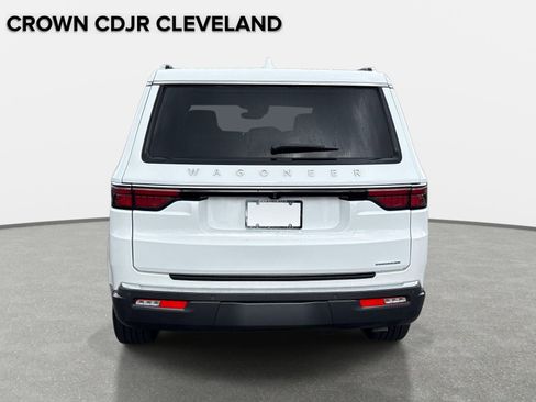Used 2022 Jeep Wagoneer Series II RWD image 6