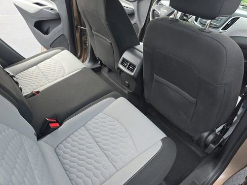 Used 2018 Chevrolet Equinox LS image 12