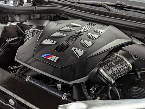 Certified 2025 BMW X7 M60i image 59