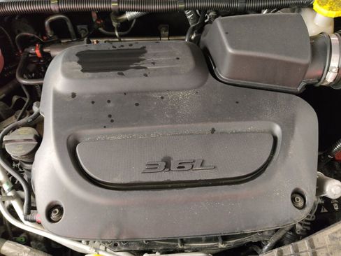 Used 2023 Chrysler Voyager LX FWD image 30