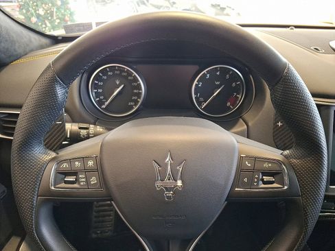Used 2023 Maserati Levante Trofeo AWD/4WD image 18