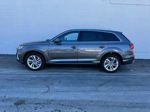 Used 2023 Audi Q7 2.0T Premium w/ Convenience Package image 2