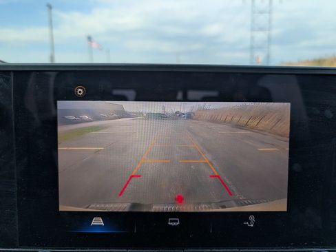 Used 2024 Chevrolet Colorado Trail Boss w/ Advanced Trailering Package image 15