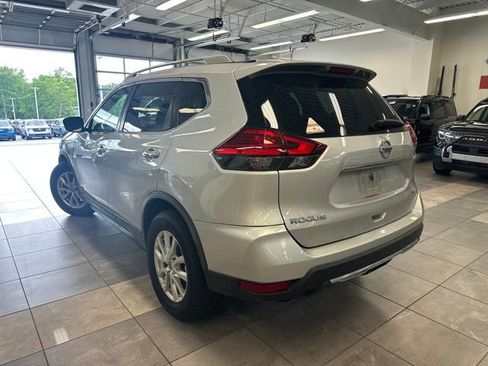 Used 2017 Nissan Rogue SV AWD/4WD image 12