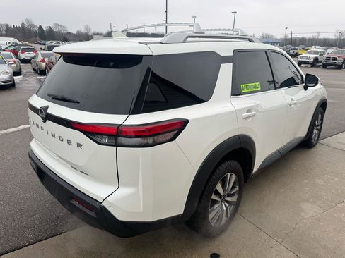Used 2023 Nissan Pathfinder SL AWD/4WD image 5