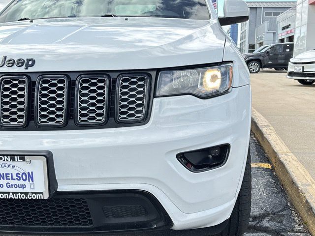 Used 2019 Jeep Grand Cherokee Altitude AWD/4WD image 3