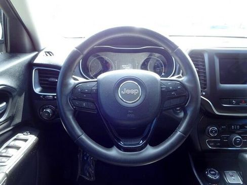 Used 2020 Jeep Cherokee Latitude Plus image 28