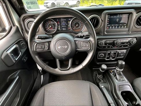Used 2022 Jeep Wrangler Unlimited Sport AWD/4WD image 16
