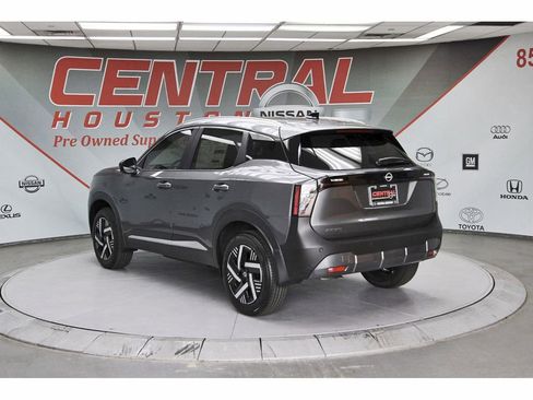 New 2026 Nissan Kicks SV w/ SV Premium Package FWD image 3
