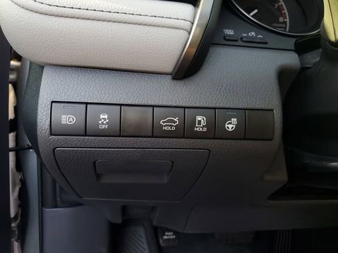 Used 2023 Toyota Camry SE w/ Cold Weather Package image 28