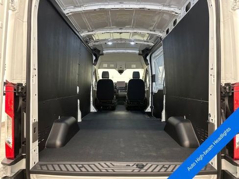 New 2026 Ford Transit 250 148 Medium Roof w/ Load Area Protection Package RWD image 15